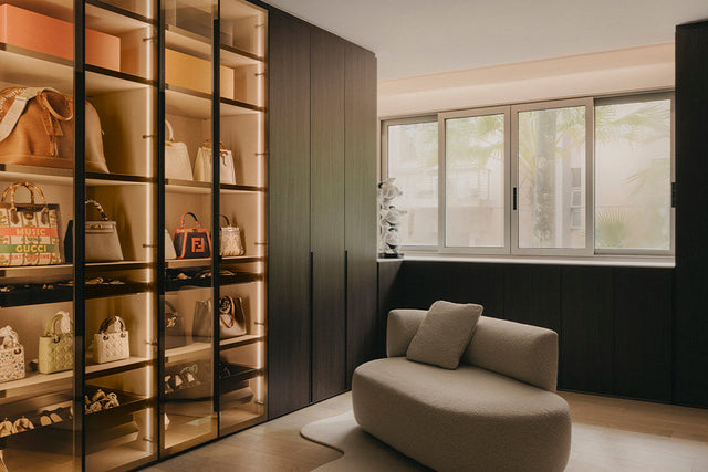 10 Stunning Walk In Wardrobe Designs for a Functional and Elegant Home